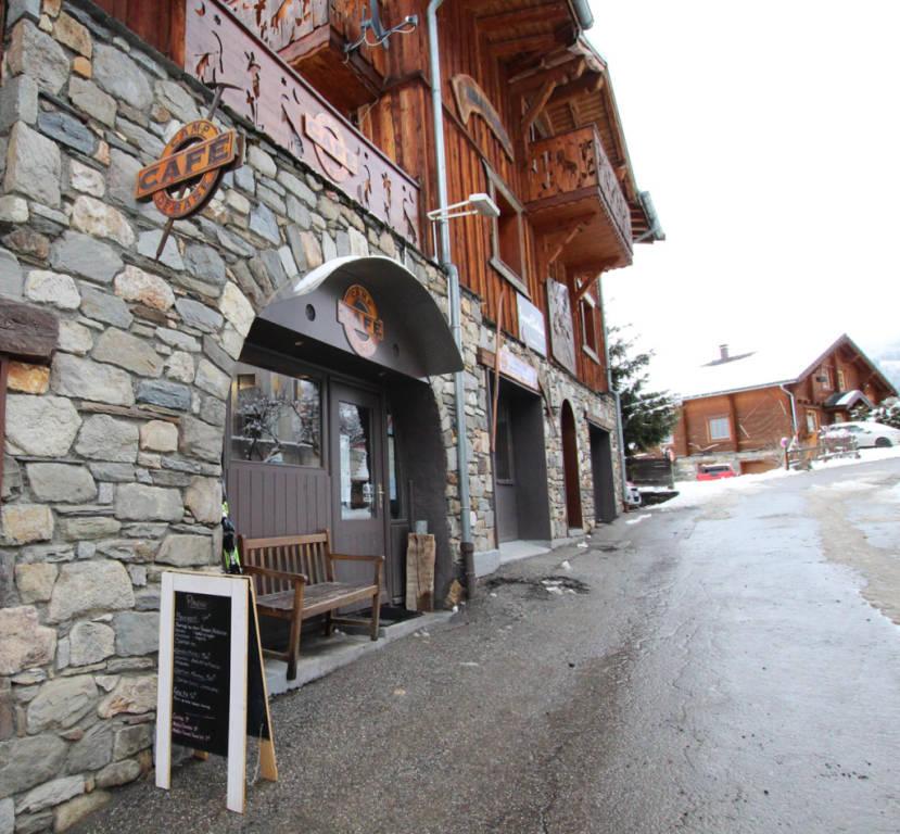 Camp de Base Café Montchavin Les Coches Bars et Pubs à Montchavin