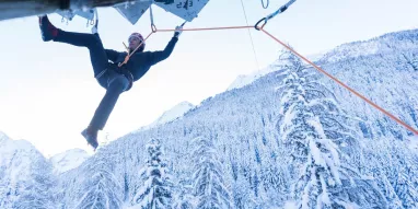 L’escalade sur glace _ plus accessible qu’il n’y paraît ! L’escalade sur glace _ plus accessible qu’il n’y paraît !